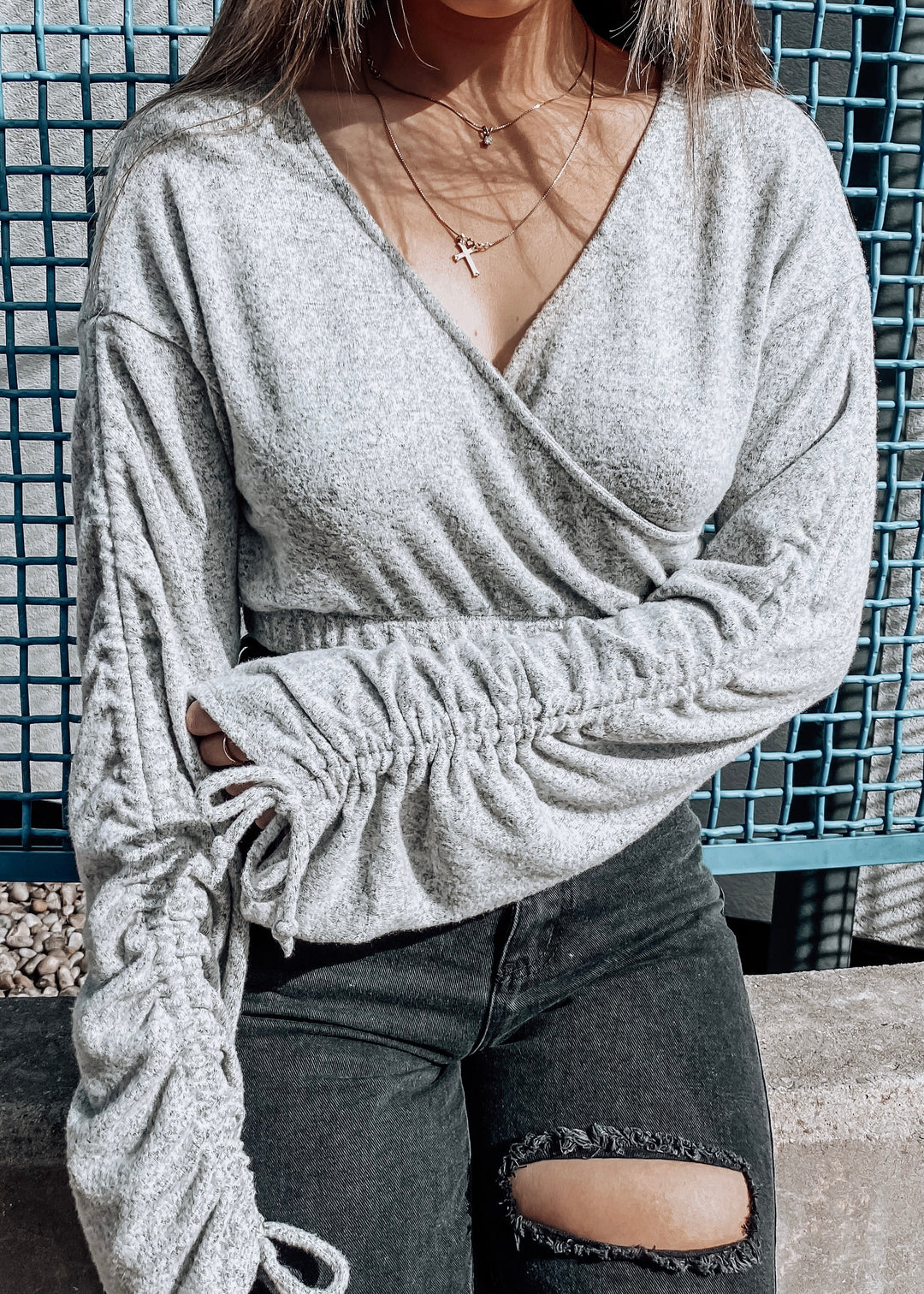 GREY CROPPED SWEATER WITH SLEEVE DETAIL