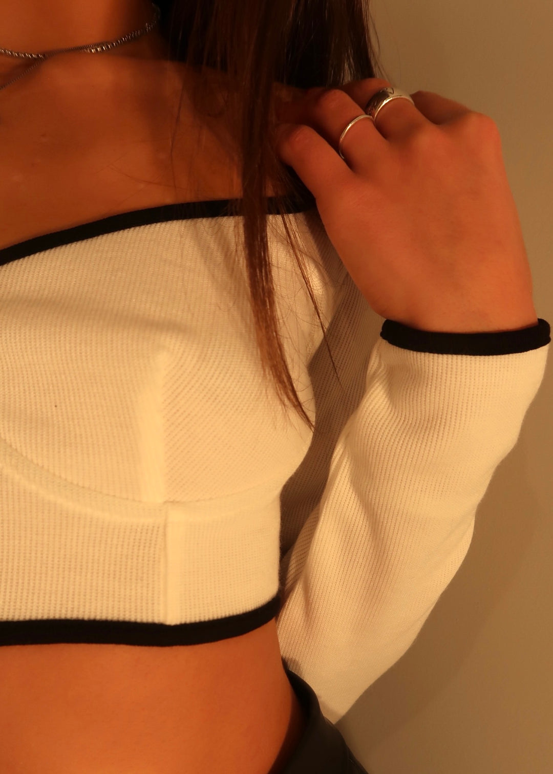 WHITE LONG SLEEVE CROP TOP WITH UNDERWIRE DETAIL
